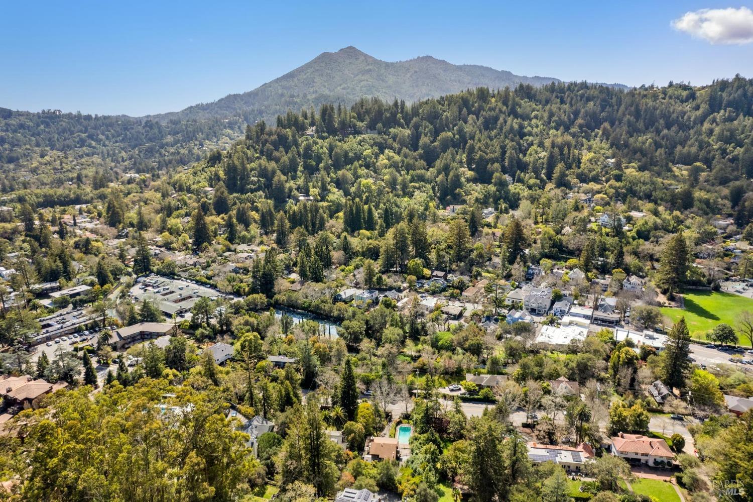 18 Sir Francis Drake Blvd