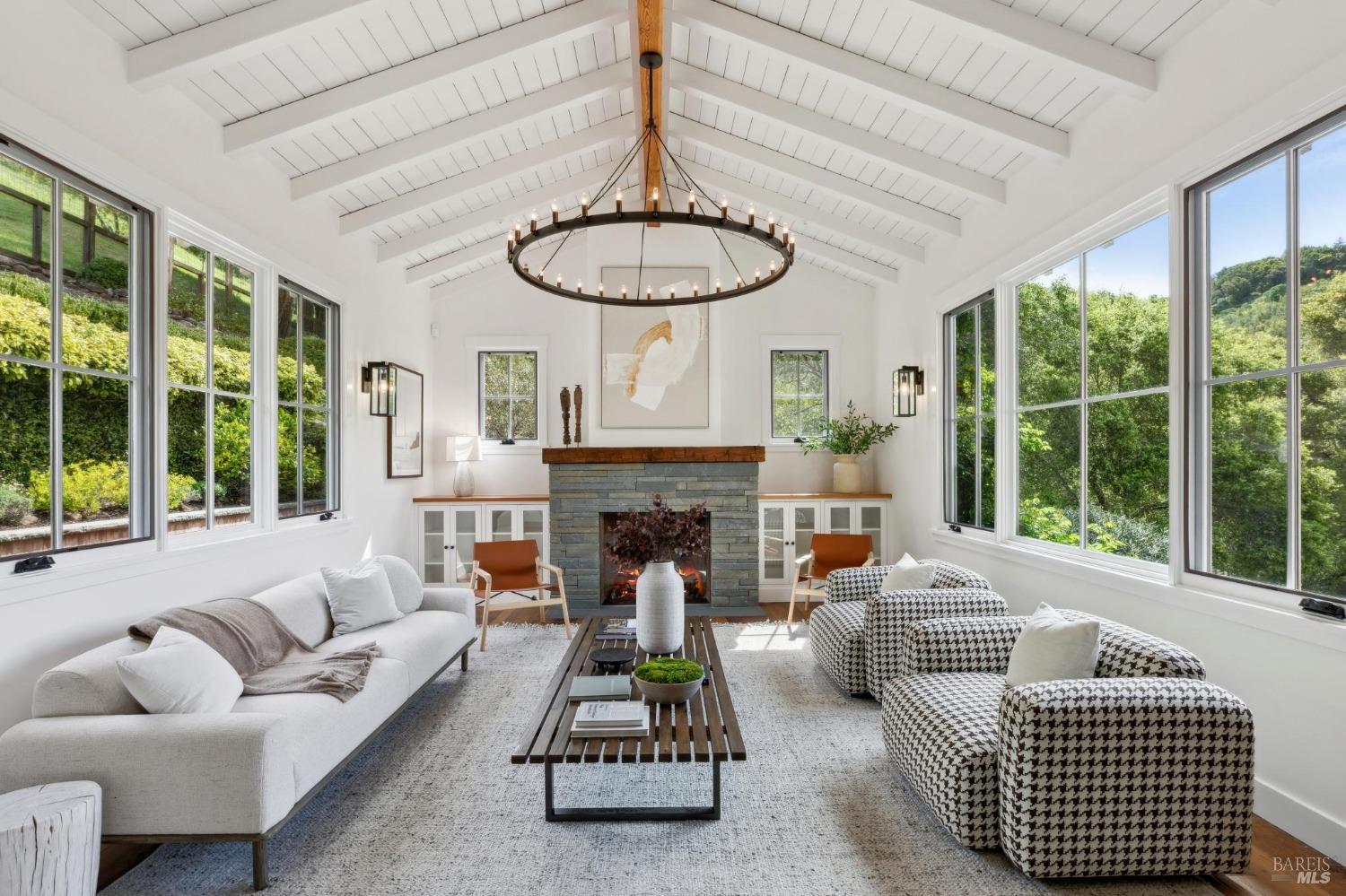 Exceptional Indoor-Outdoor Living in Baywood Canyon