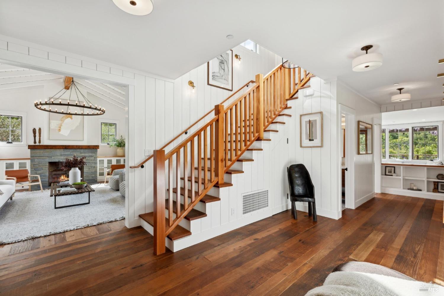 Exceptional Indoor-Outdoor Living in Baywood Canyon