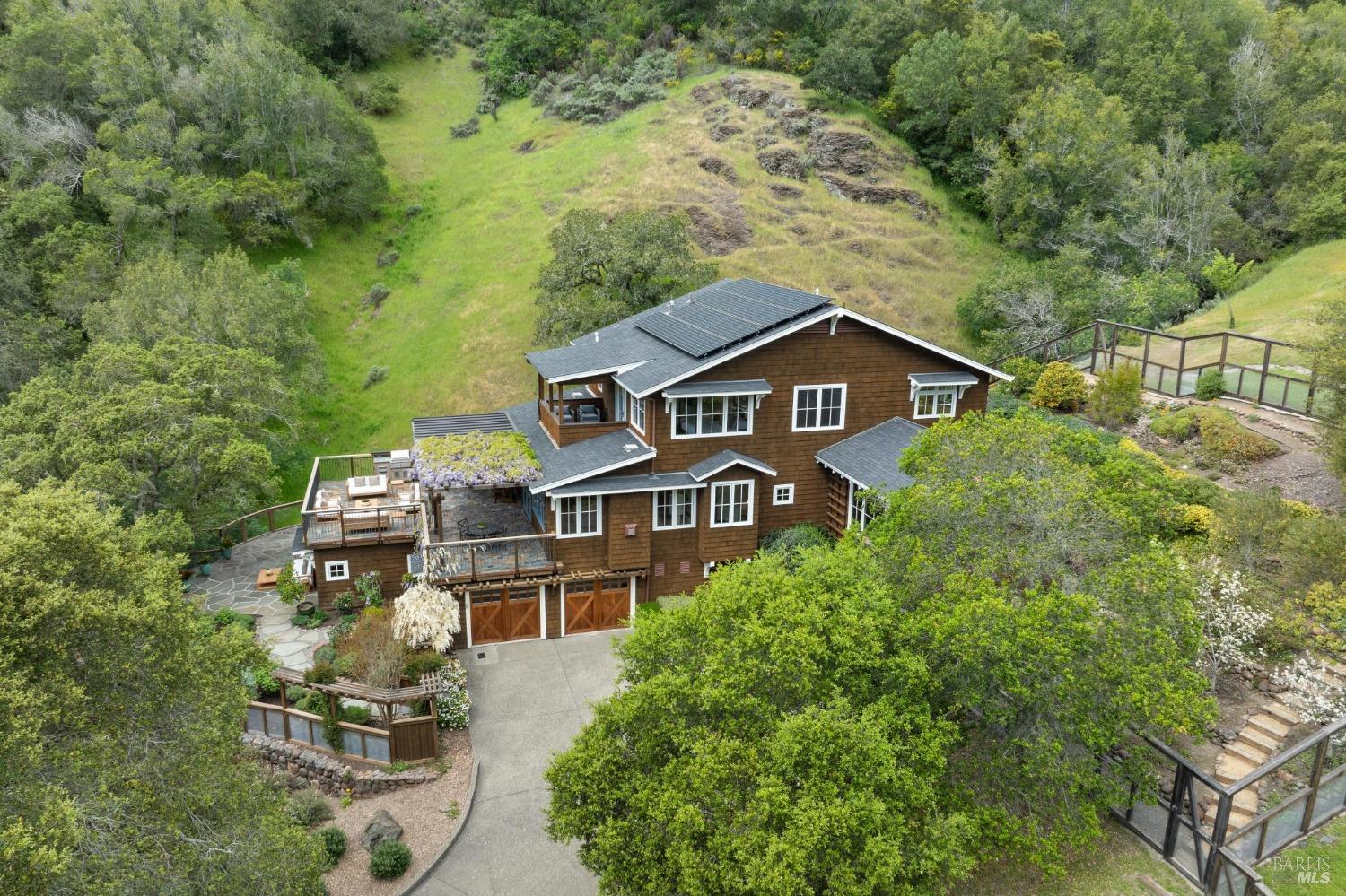 Exceptional Indoor-Outdoor Living in Baywood Canyon