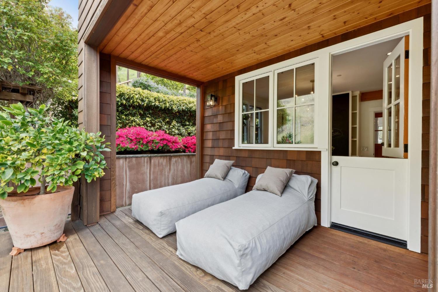 Exceptional Indoor-Outdoor Living in Baywood Canyon