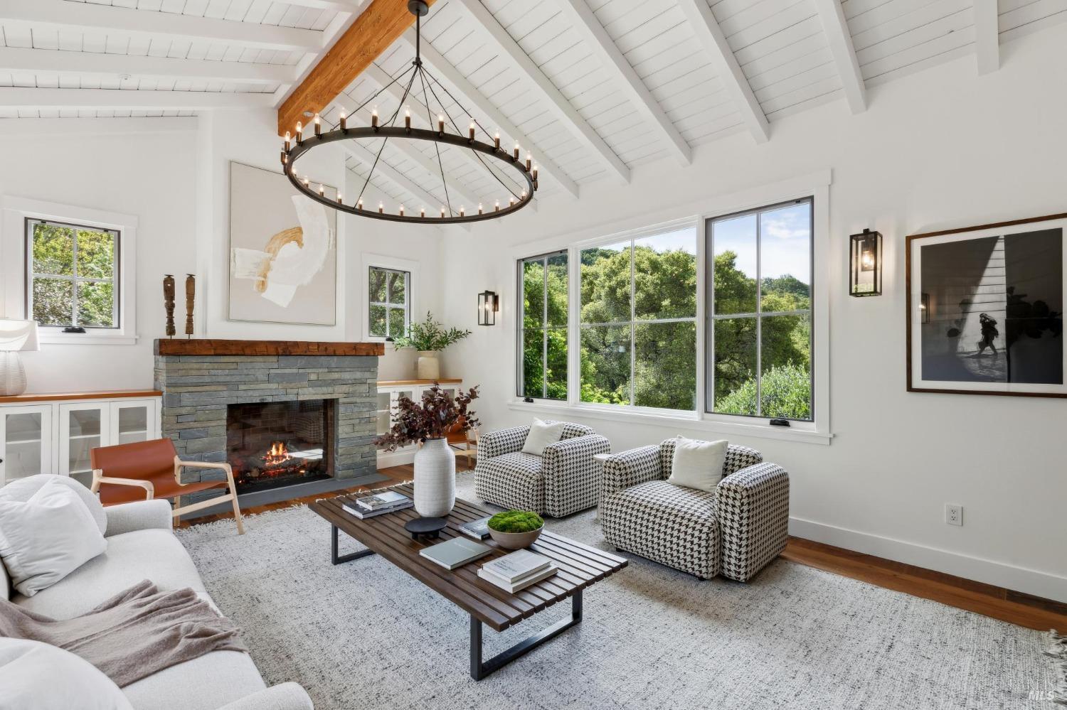 Exceptional Indoor-Outdoor Living in Baywood Canyon