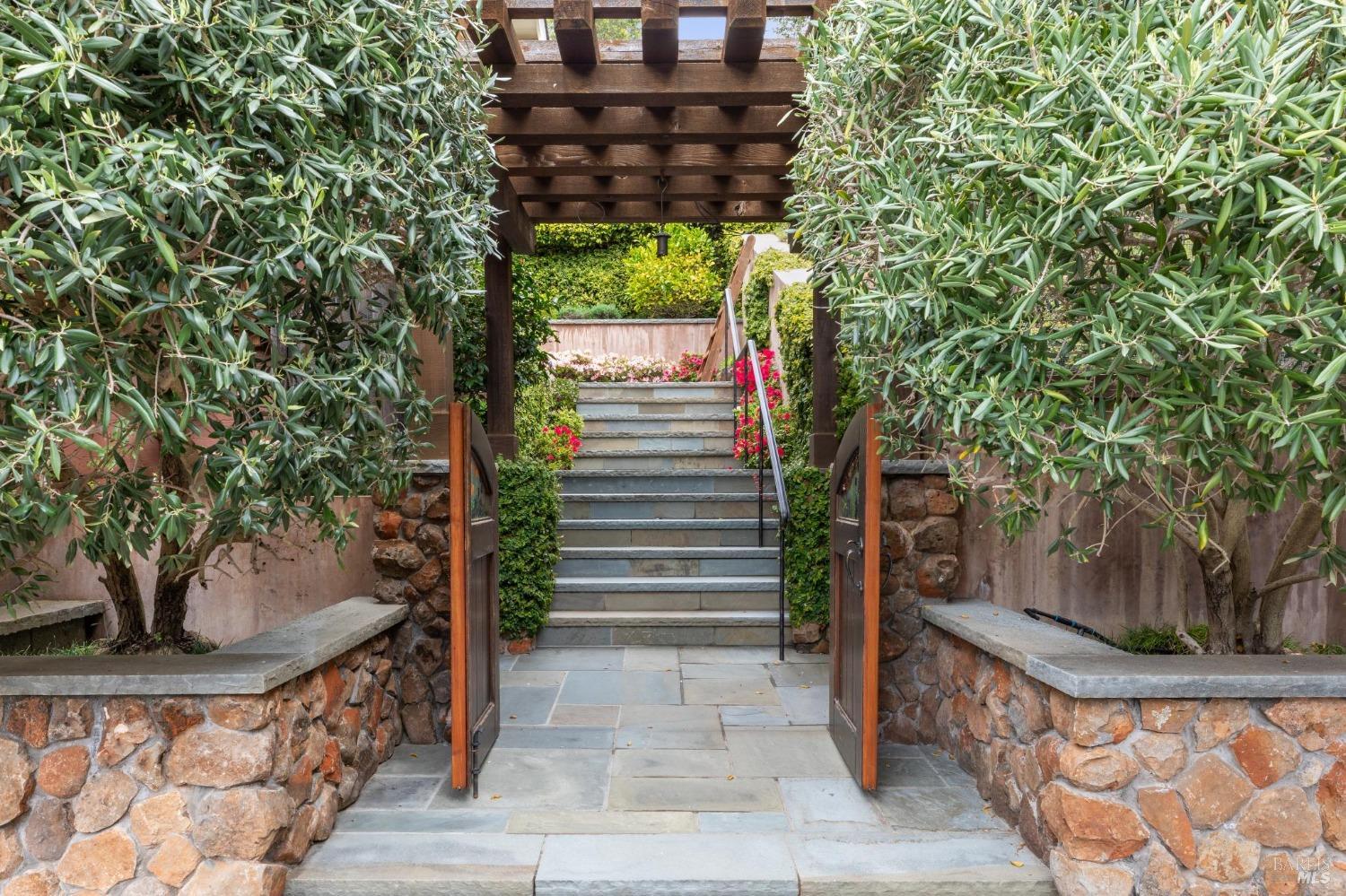 Exceptional Indoor-Outdoor Living in Baywood Canyon