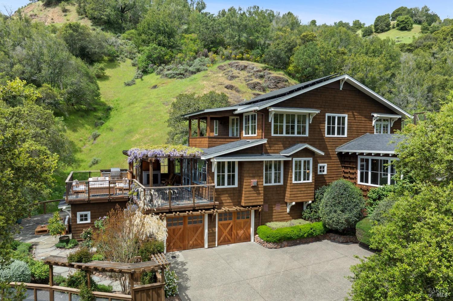 Exceptional Indoor-Outdoor Living in Baywood Canyon
