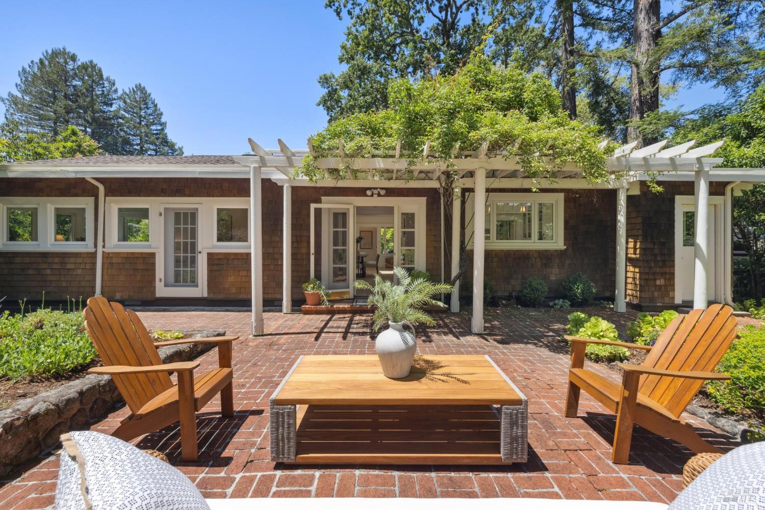 Single Story Charmer in Coveted Flats of Ross