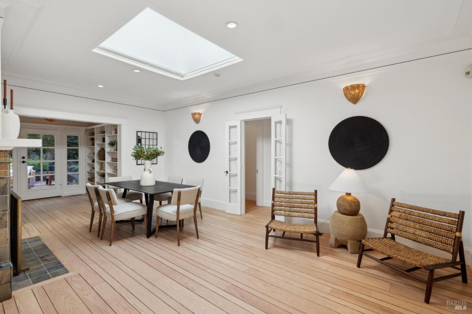 Single Story Charmer in Coveted Flats of Ross