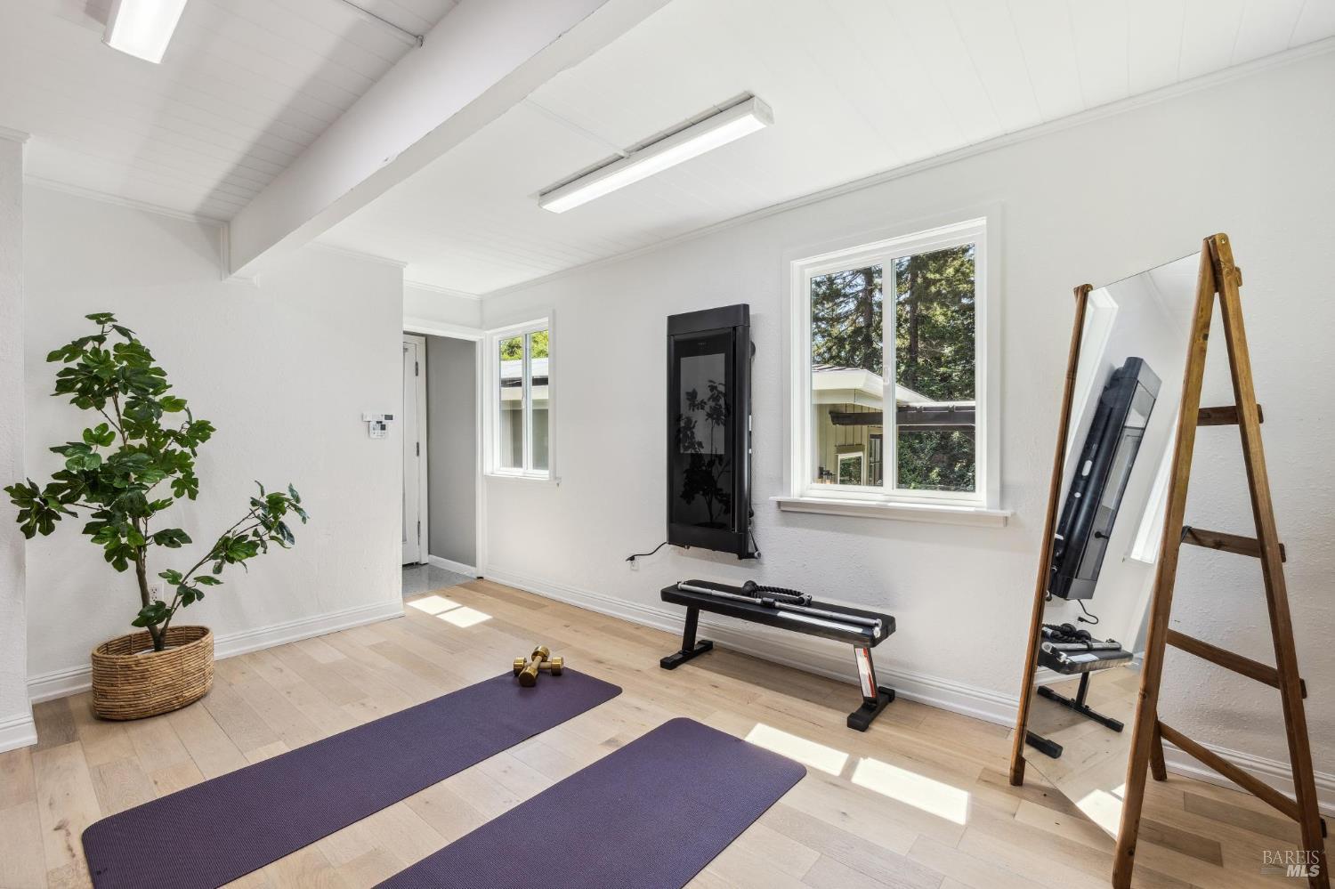 Modern Retreat In Prime Homestead Valley