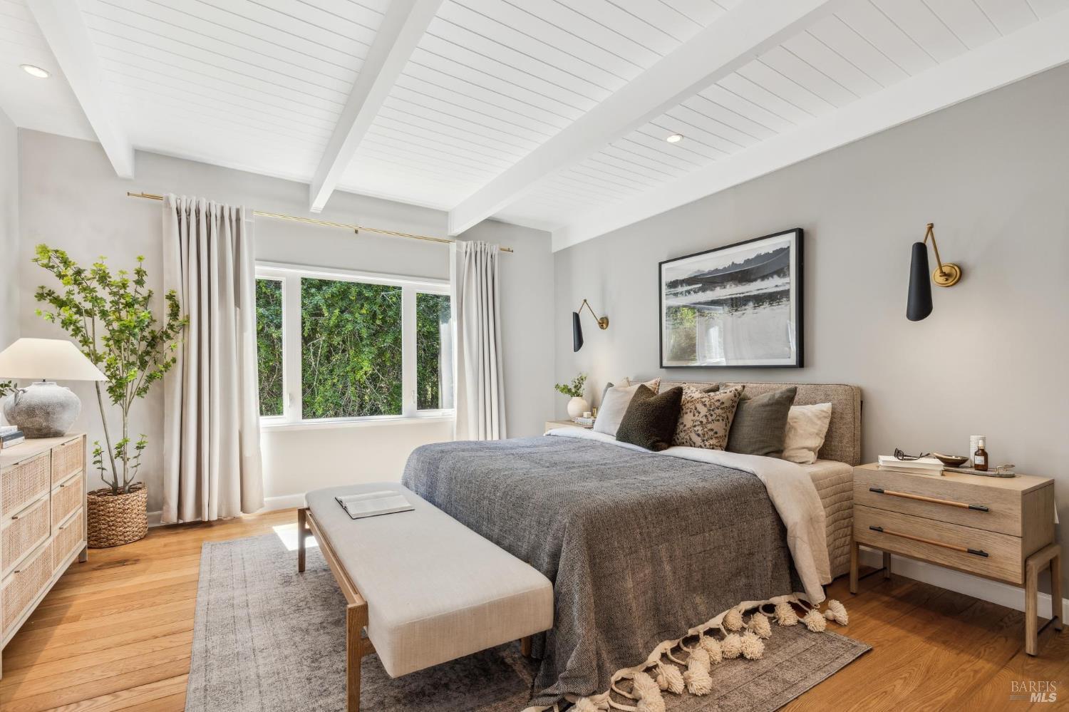 Modern Retreat In Prime Homestead Valley