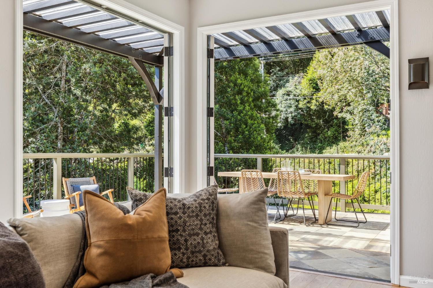 Modern Retreat In Prime Homestead Valley