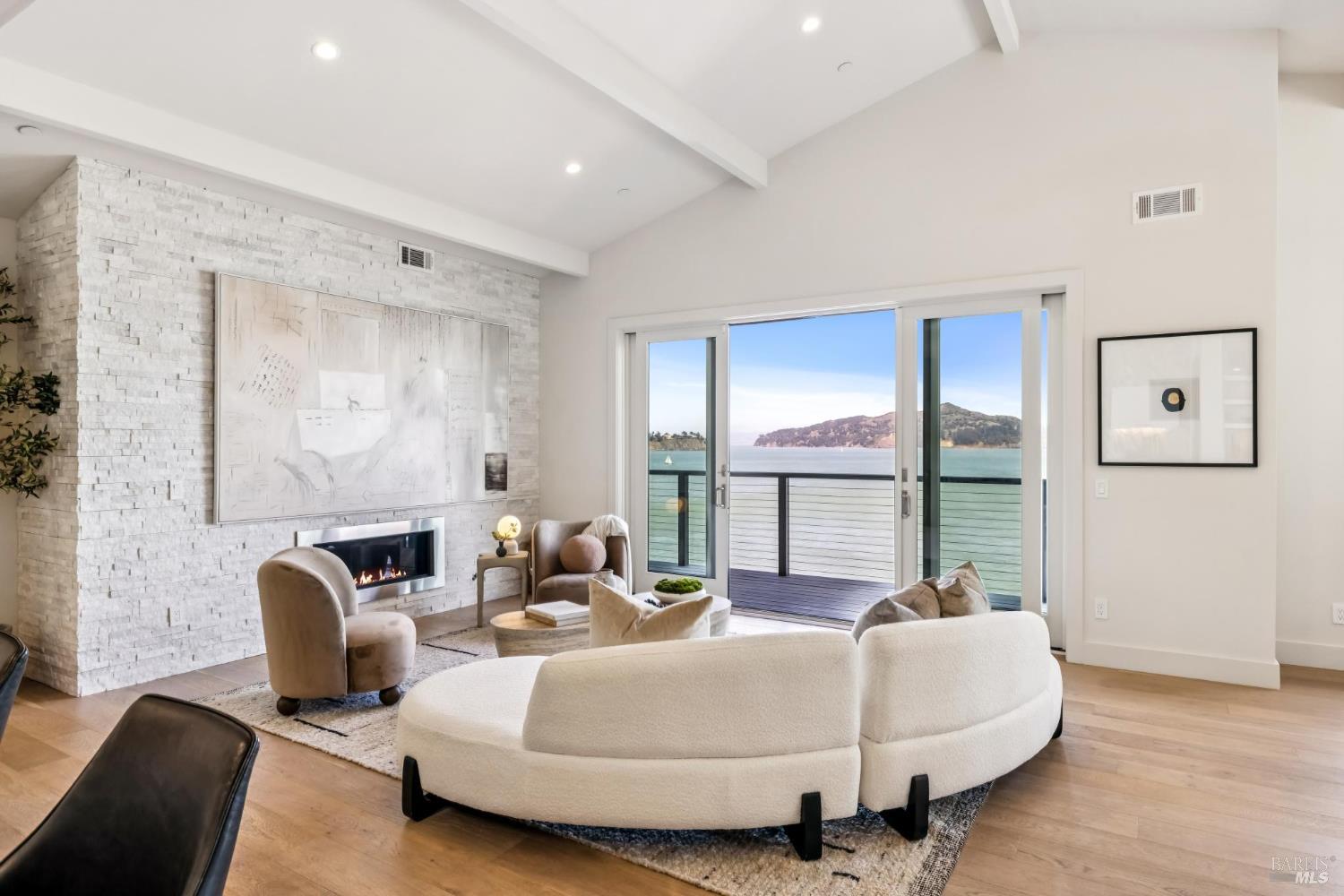 4 Bulkley Ave