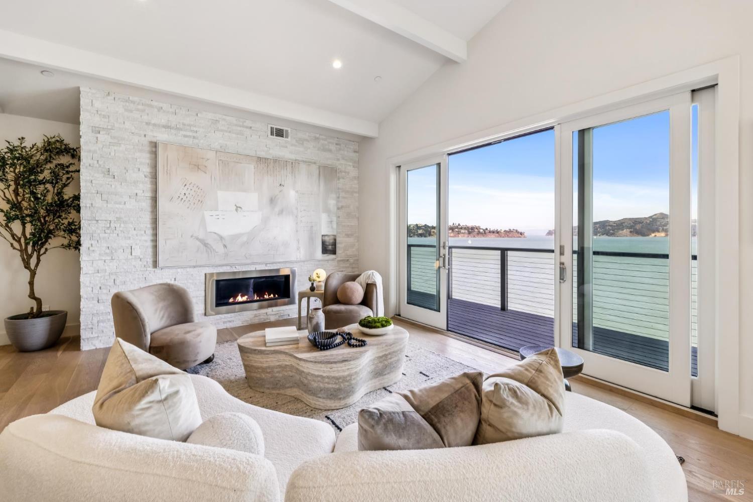 4 Bulkley Ave