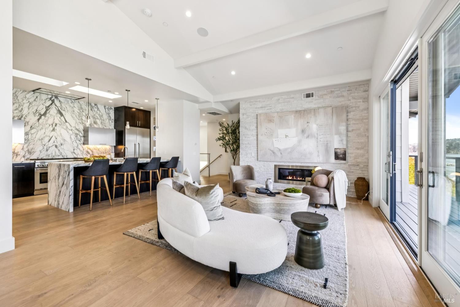 4 Bulkley Ave