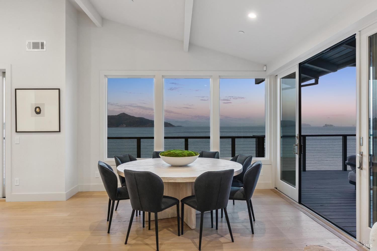 4 Bulkley Ave
