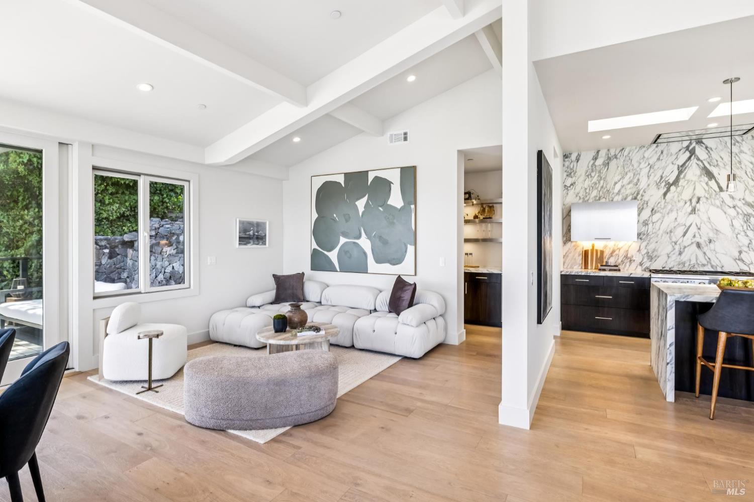 4 Bulkley Ave