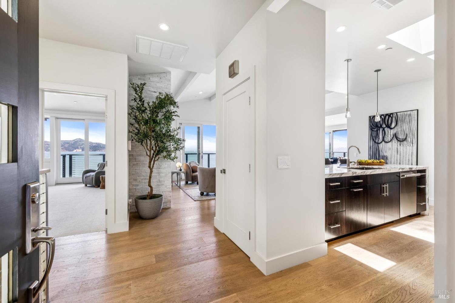 4 Bulkley Ave
