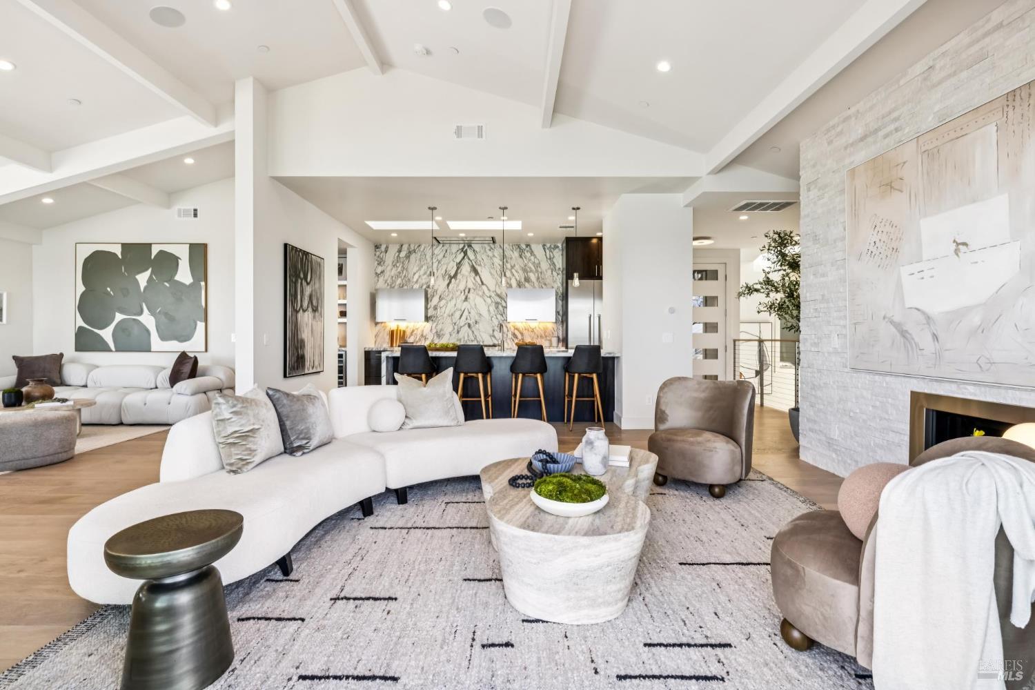 4 Bulkley Ave