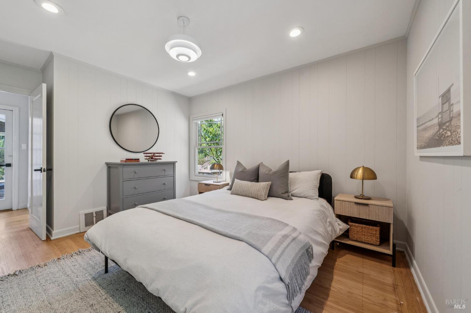 31 Irving Dr