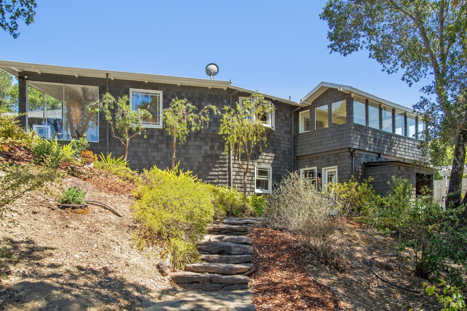 31 Irving Dr
