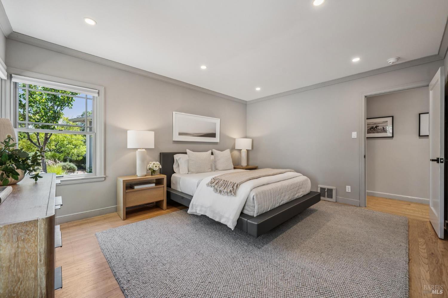 31 Irving Dr