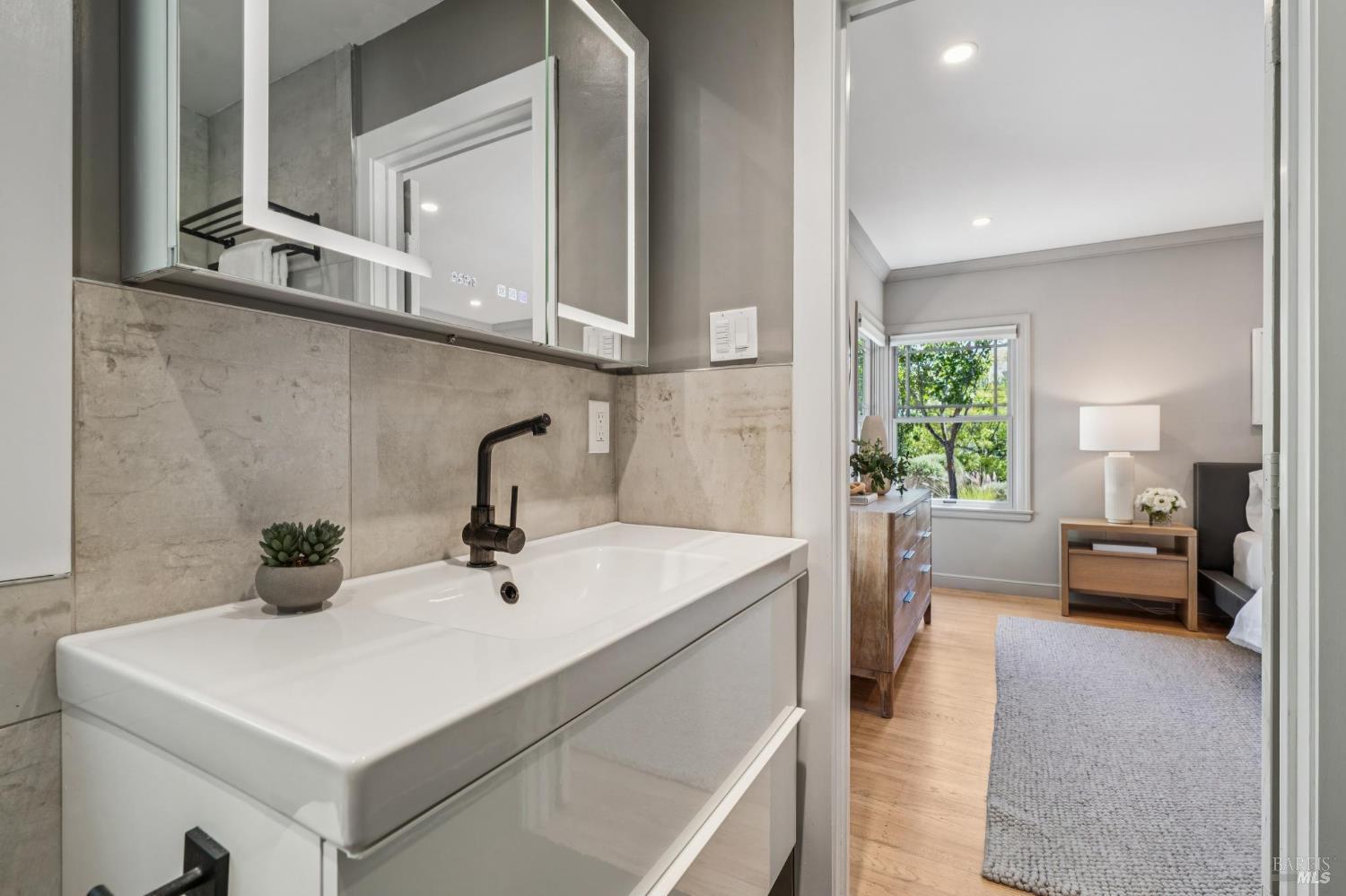 31 Irving Dr