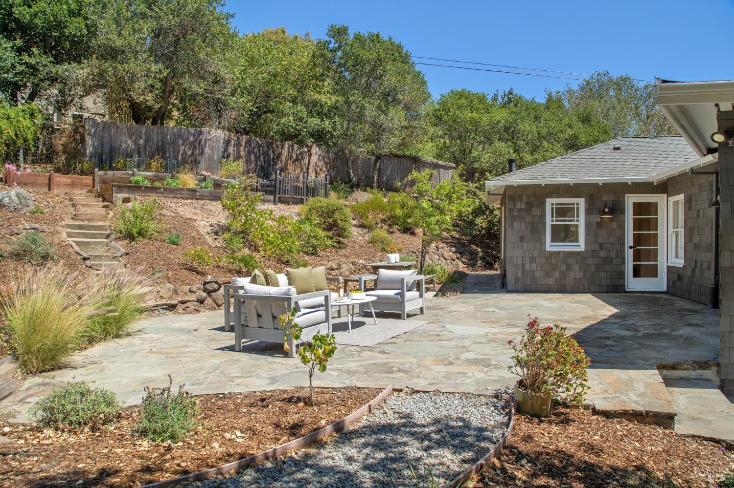 31 Irving Dr
