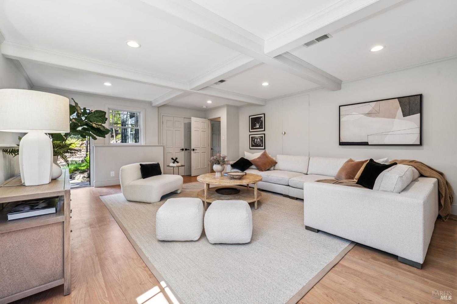 31 Irving Dr