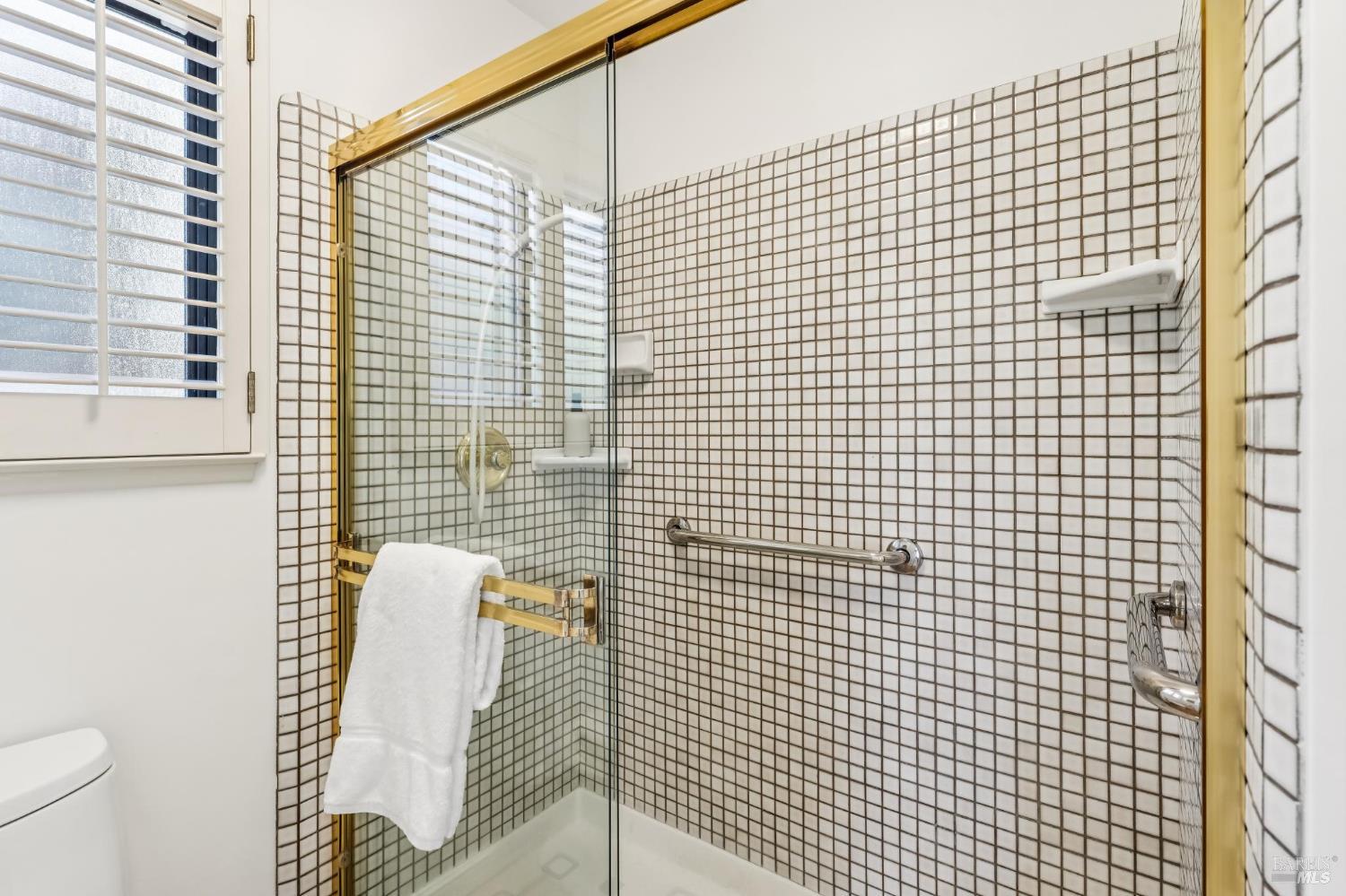 Peaceful Cul-de-Sac Location in Coveted Neighborhood