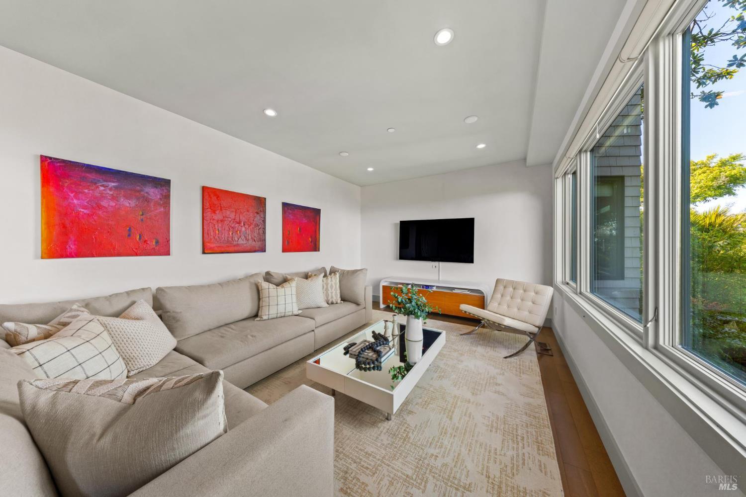290 Beach Road