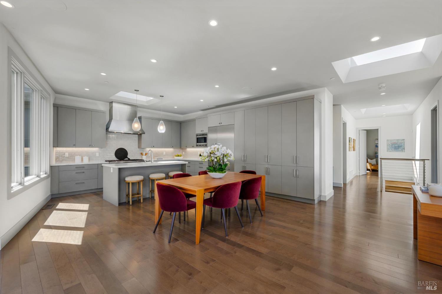 290 Beach Road