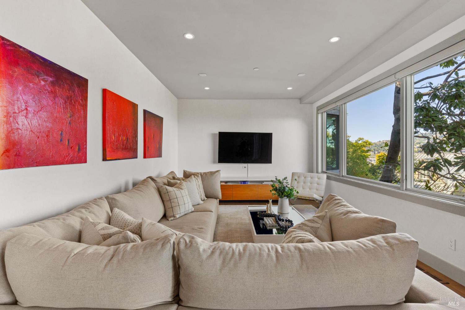 290 Beach Road
