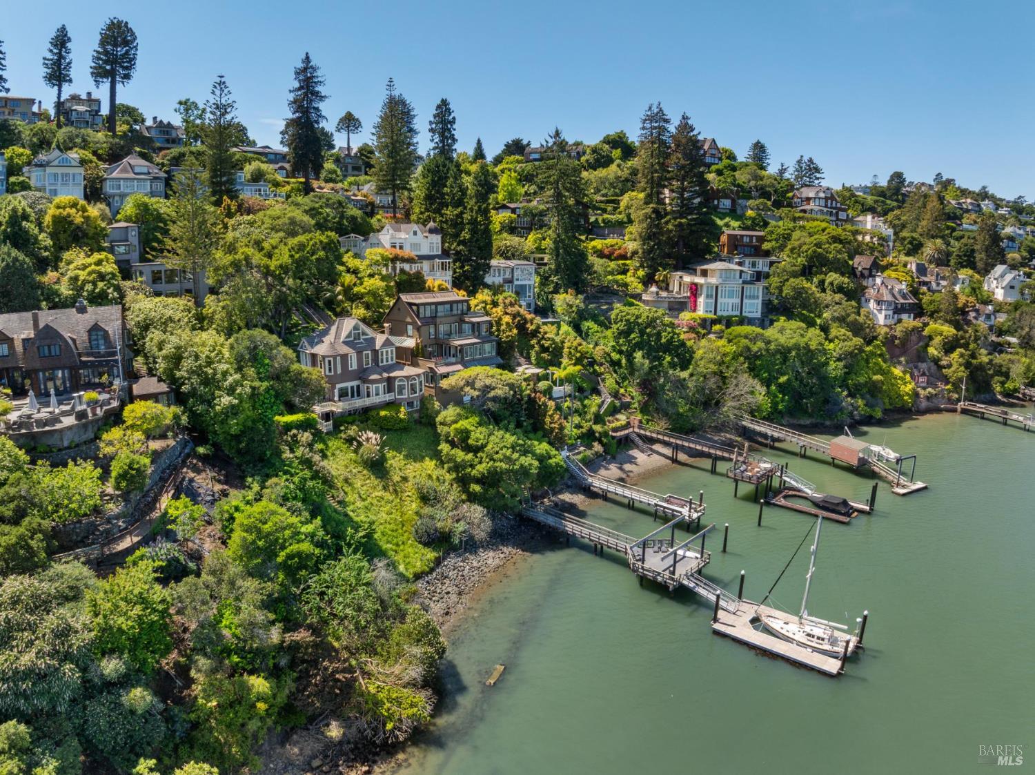 290 Beach Road