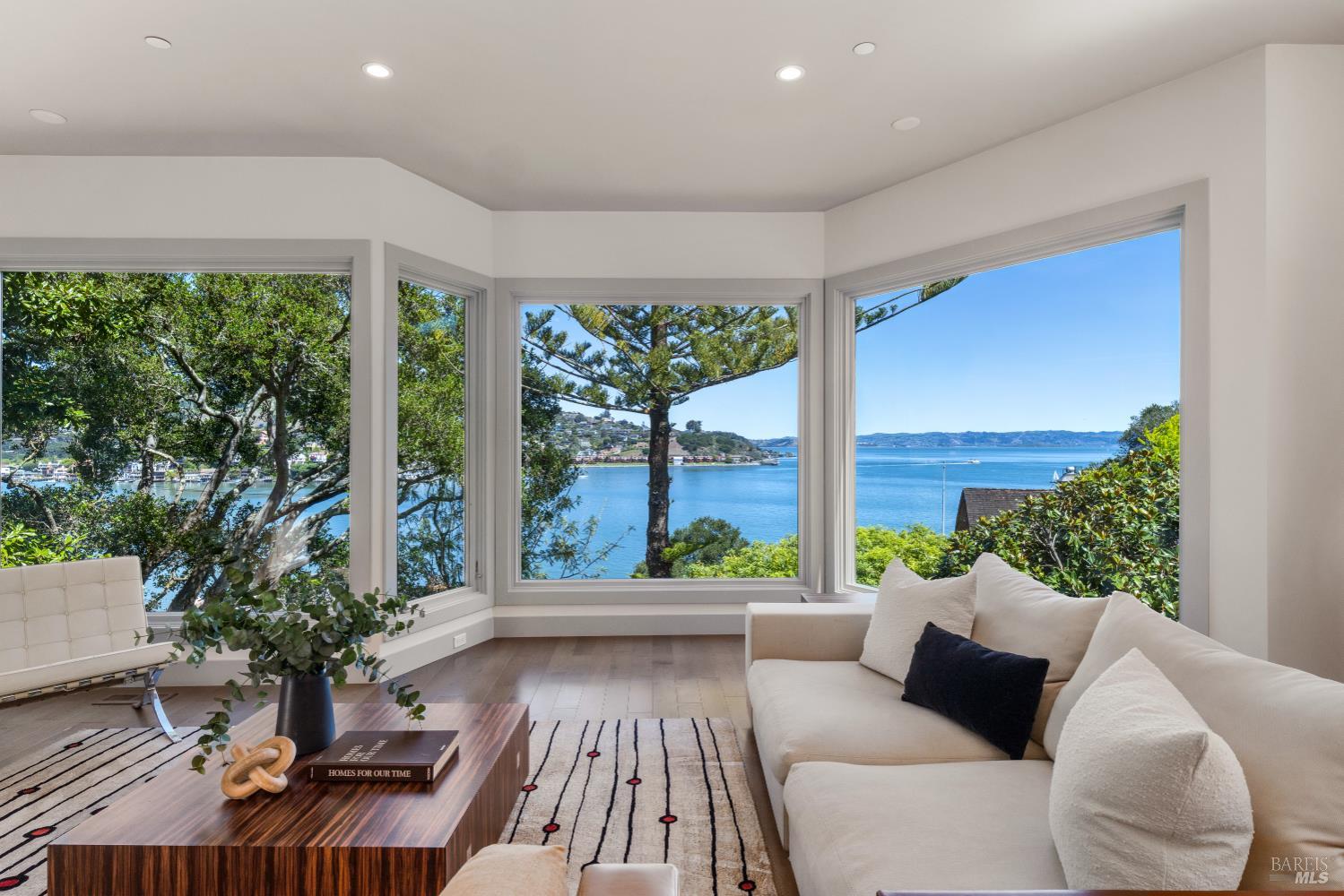 290 Beach Road