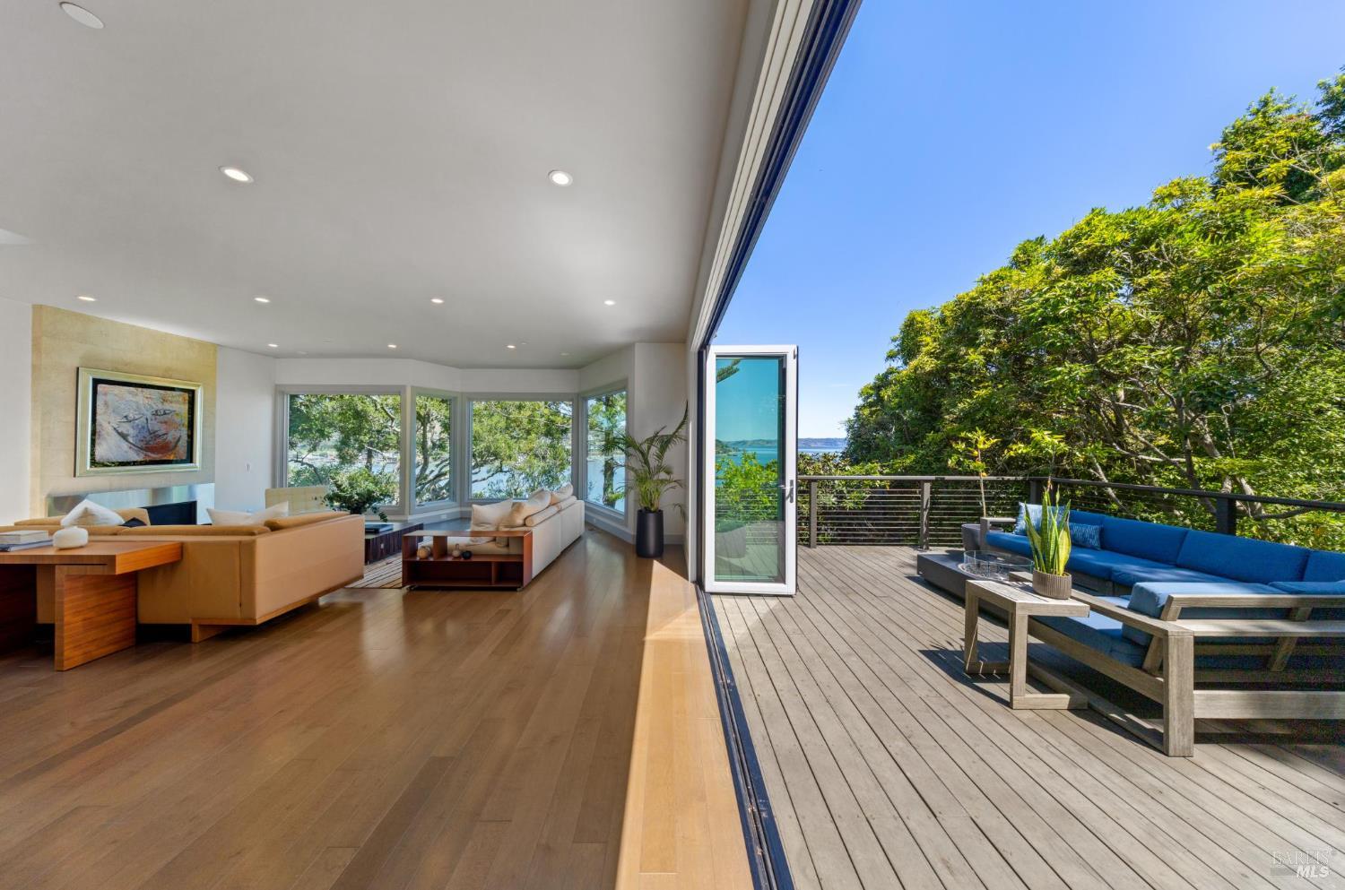 290 Beach Road