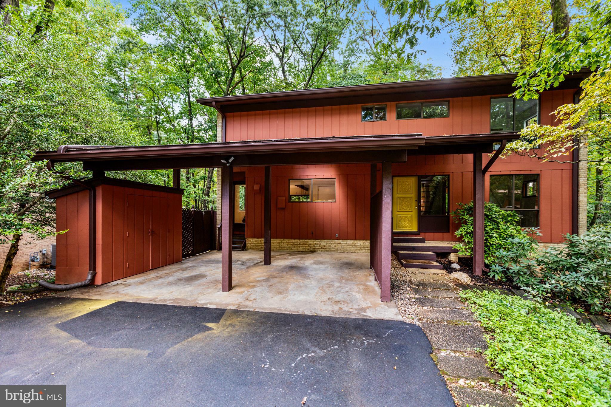 2103 Lirio Ct