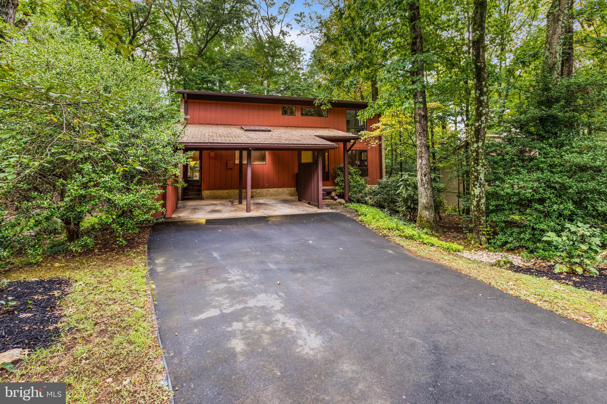 2103 Lirio Ct