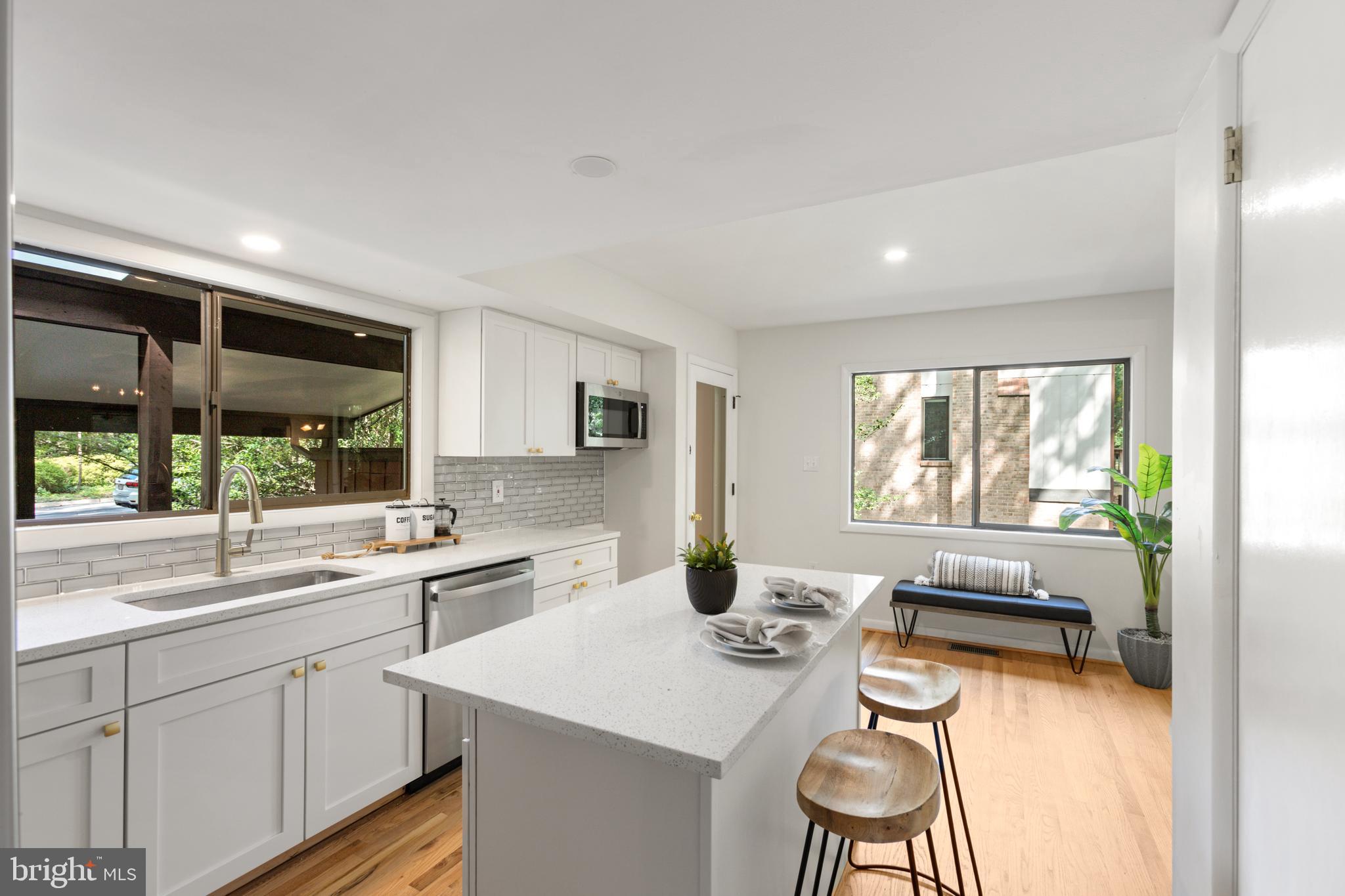 2103 Lirio Ct
