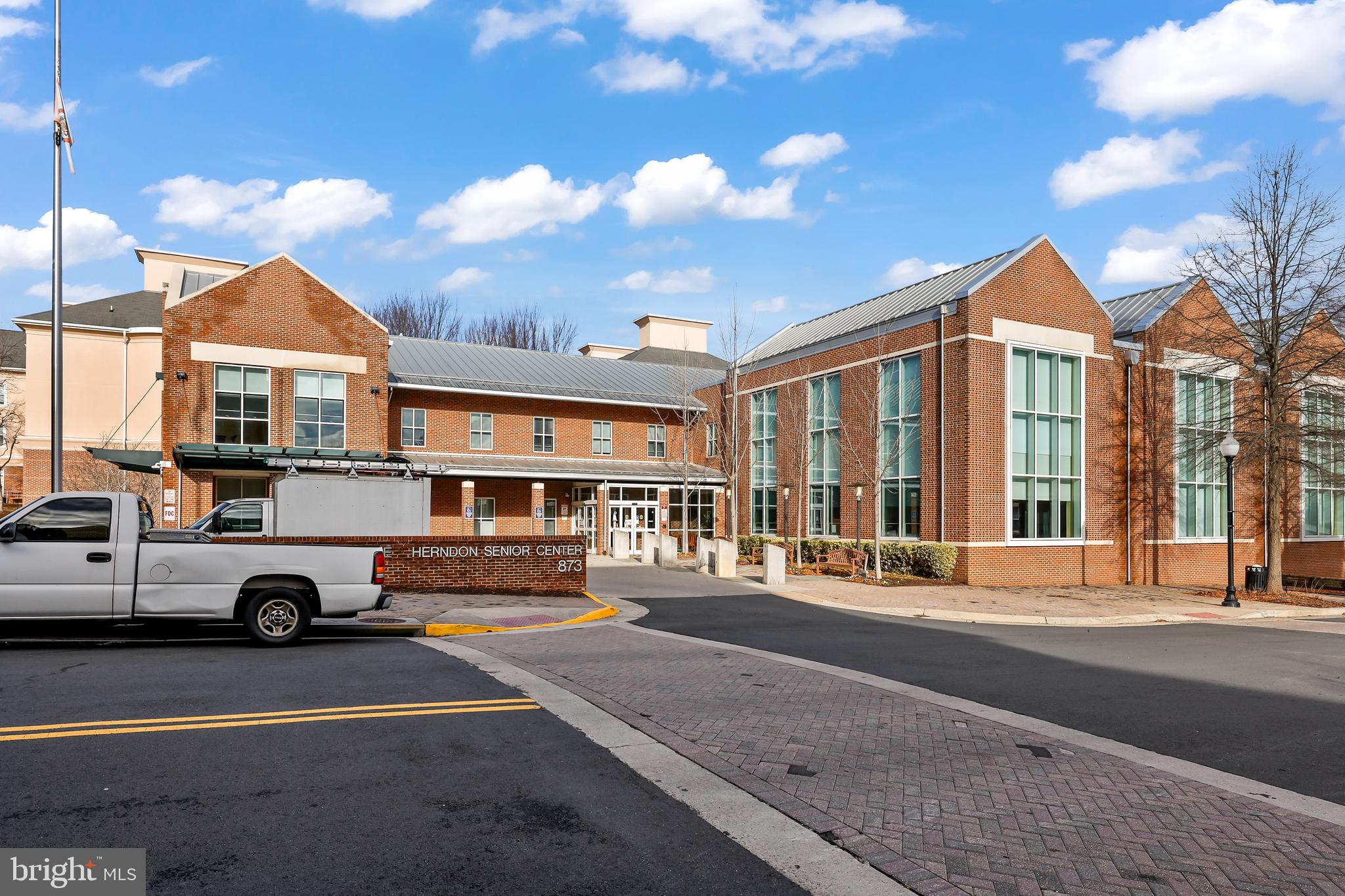 205 Meeting House Station Sq #401