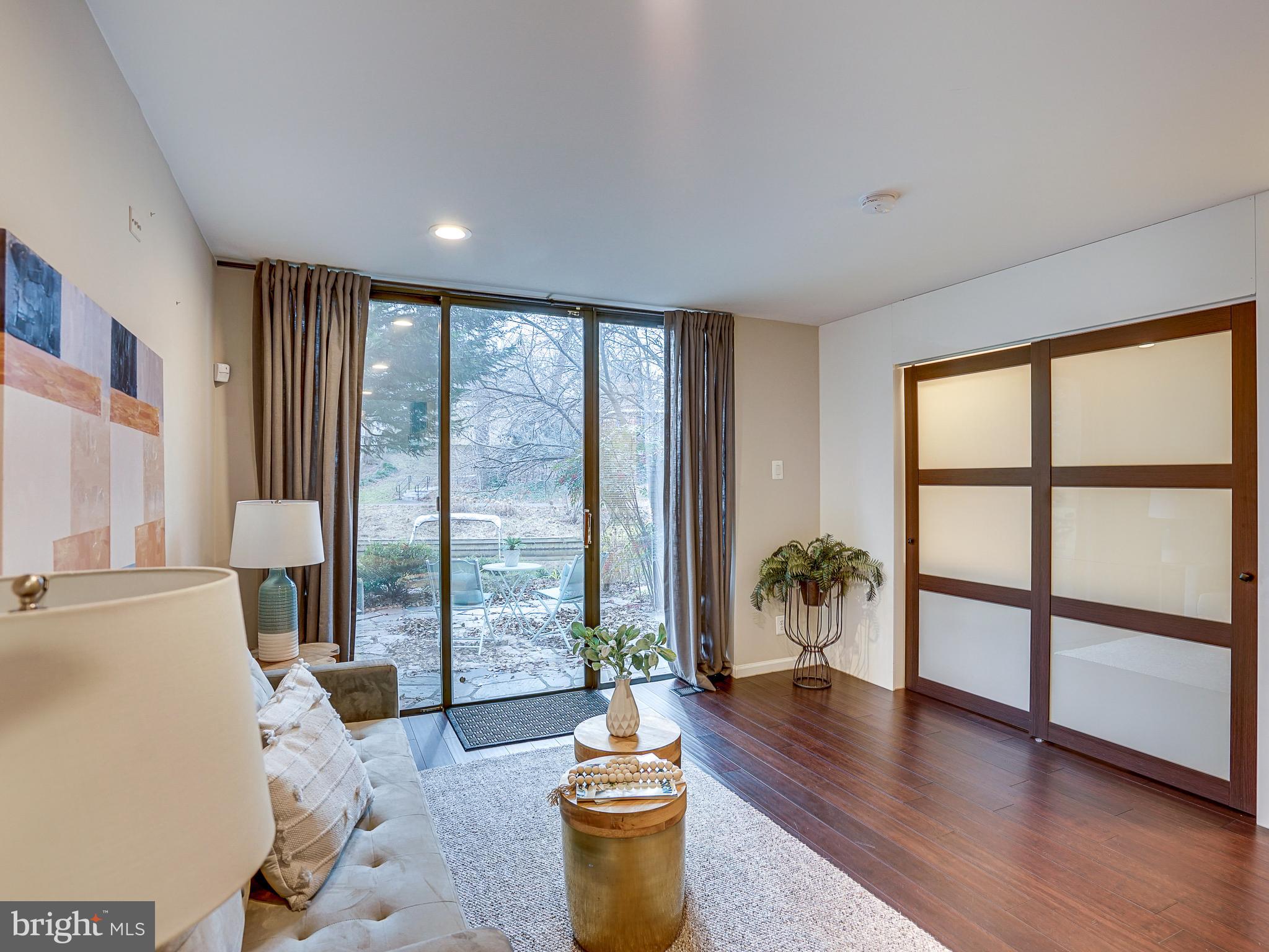 11475 Washington Plz W