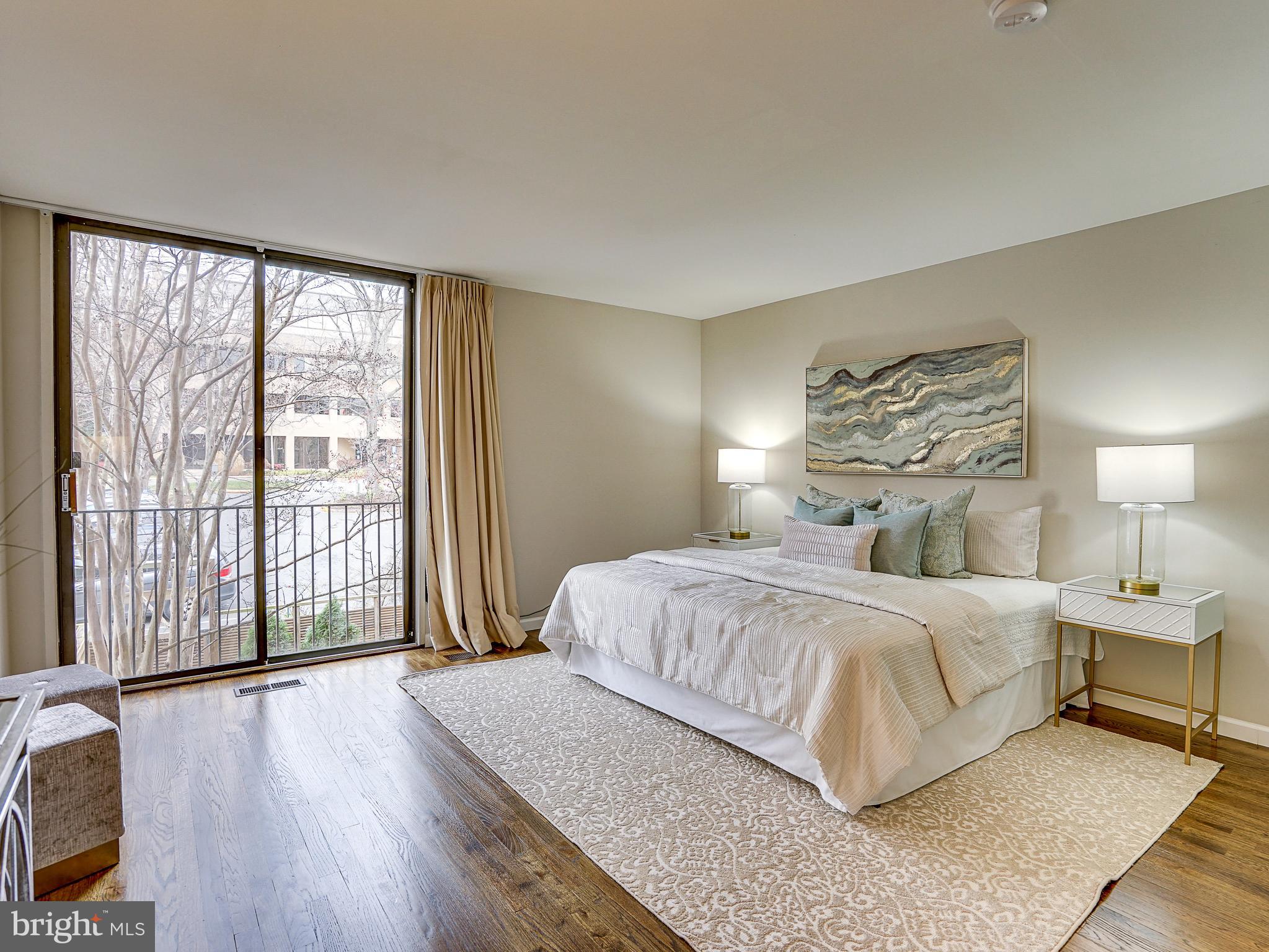 11475 Washington Plz W