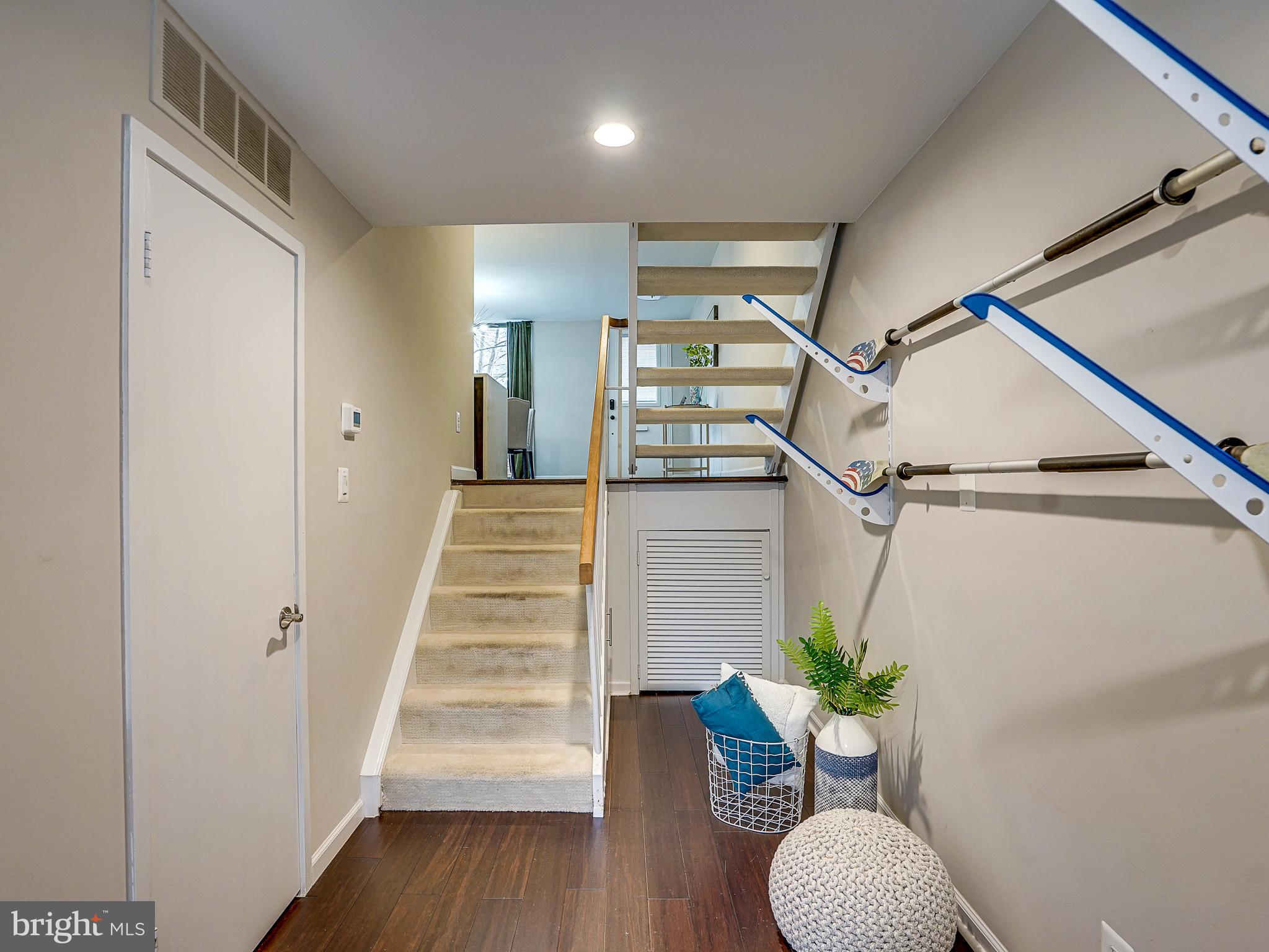 11475 Washington Plz W