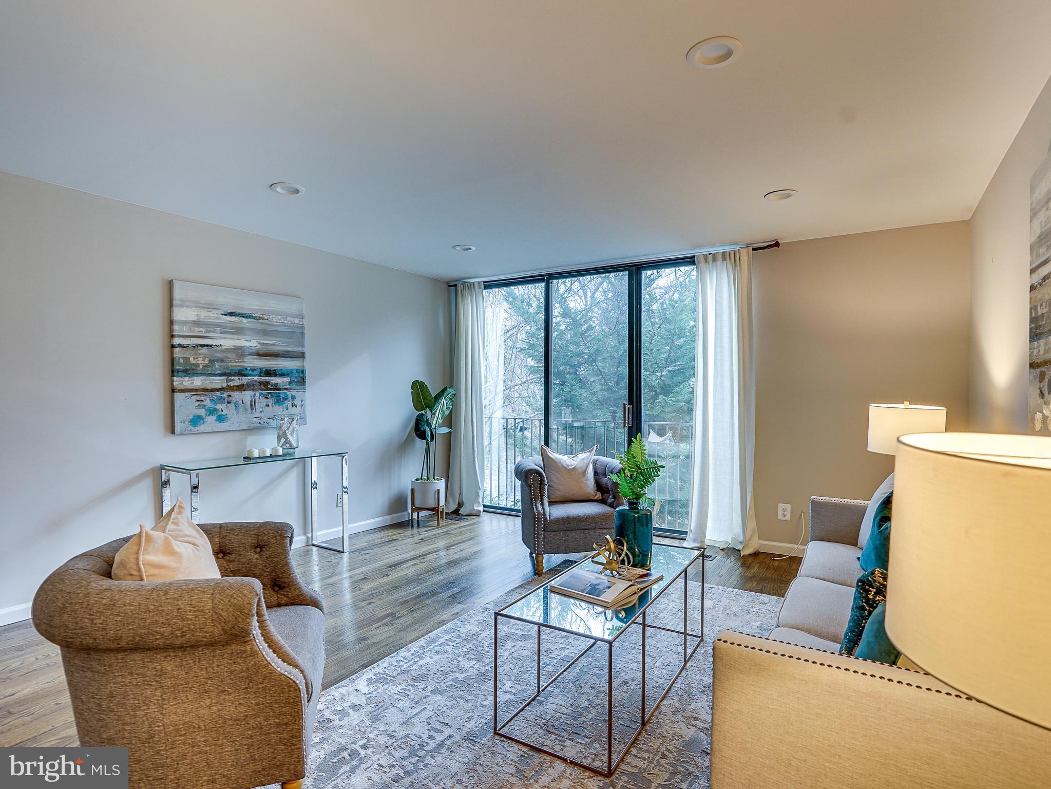11475 Washington Plz W