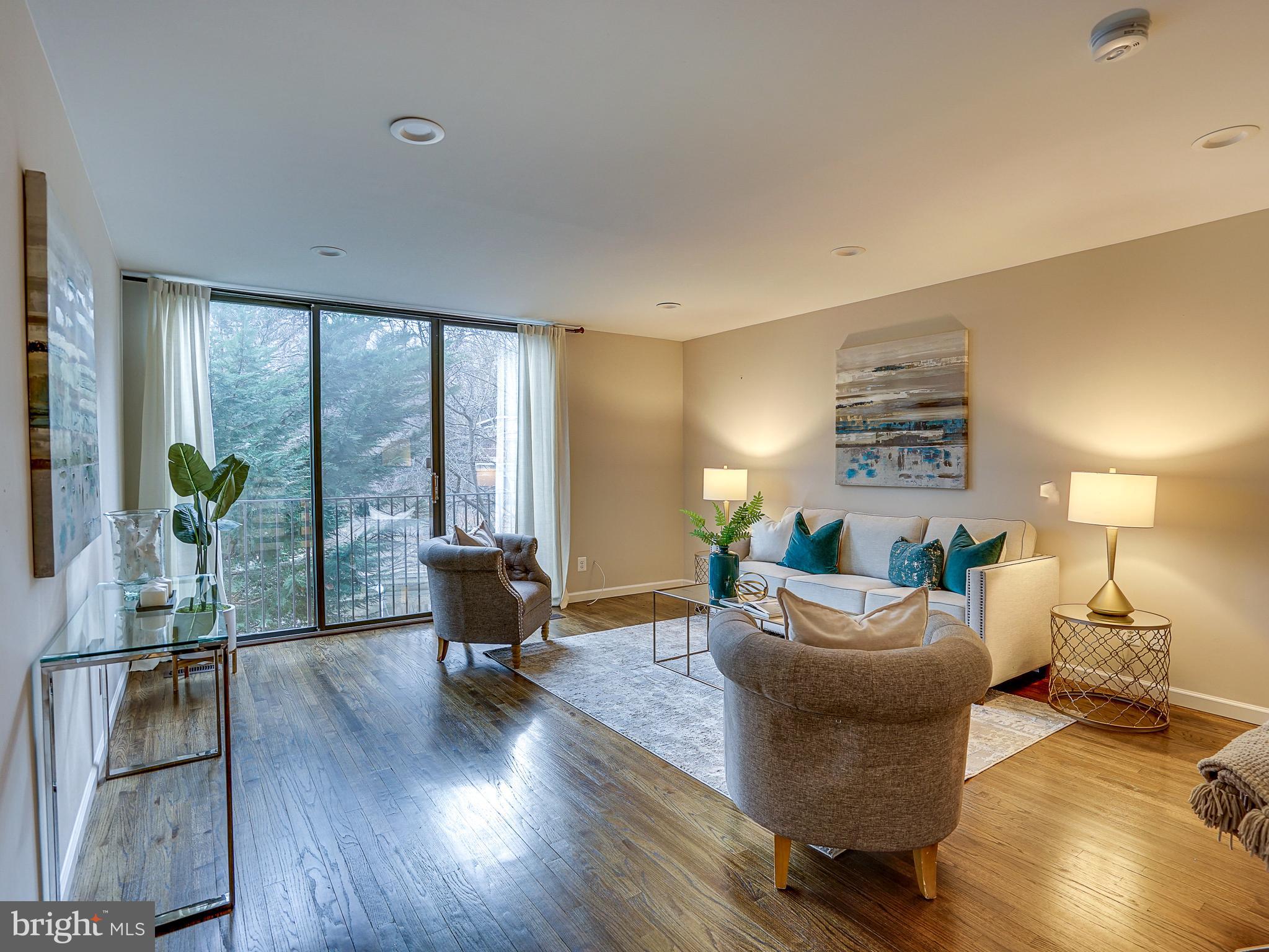 11475 Washington Plz W