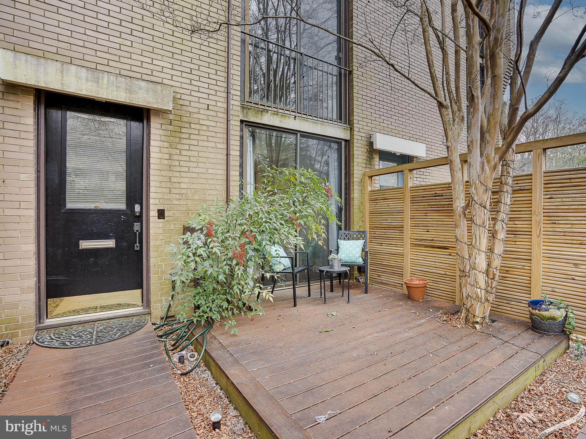 11475 Washington Plz W