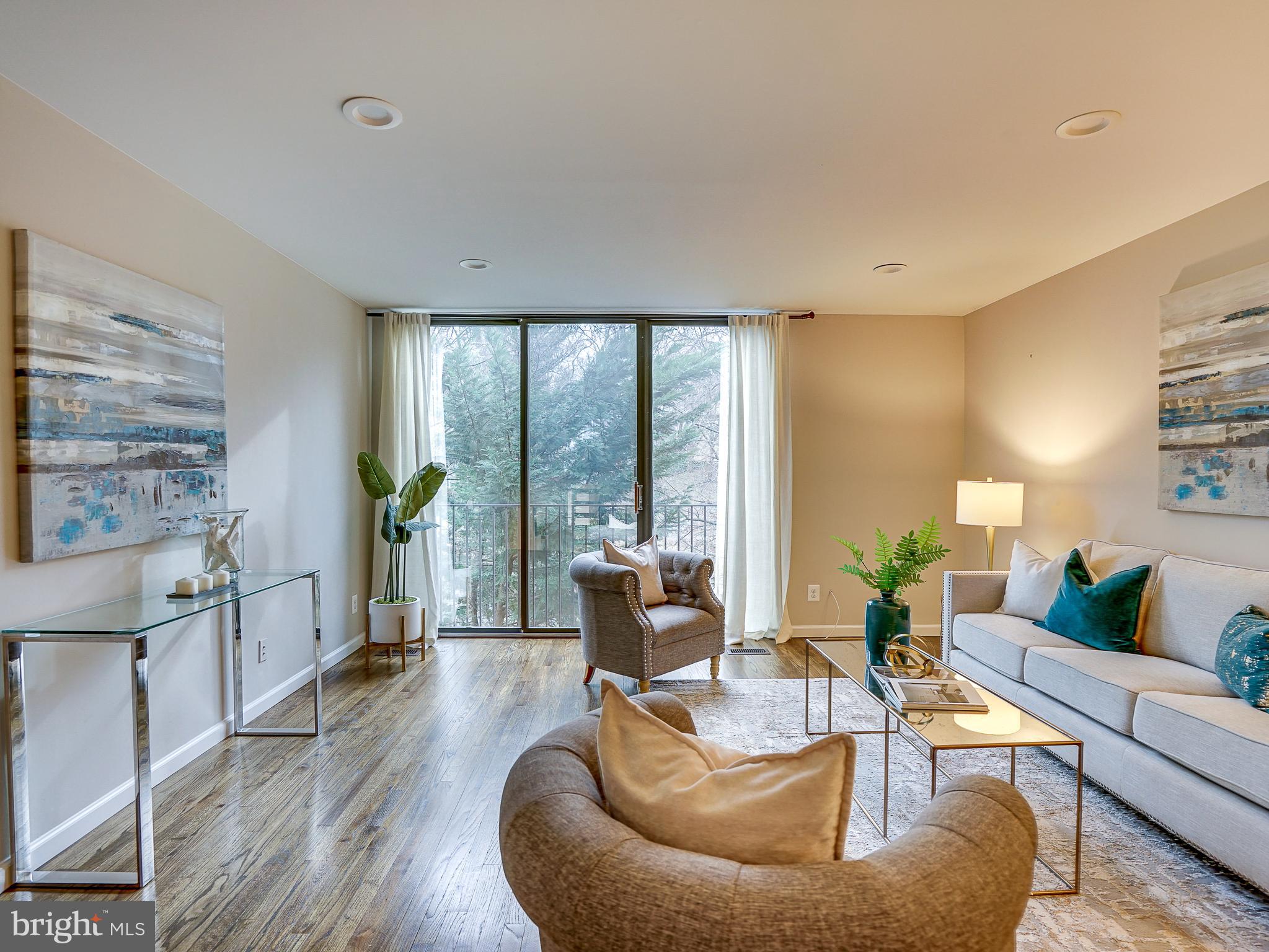 11475 Washington Plz W