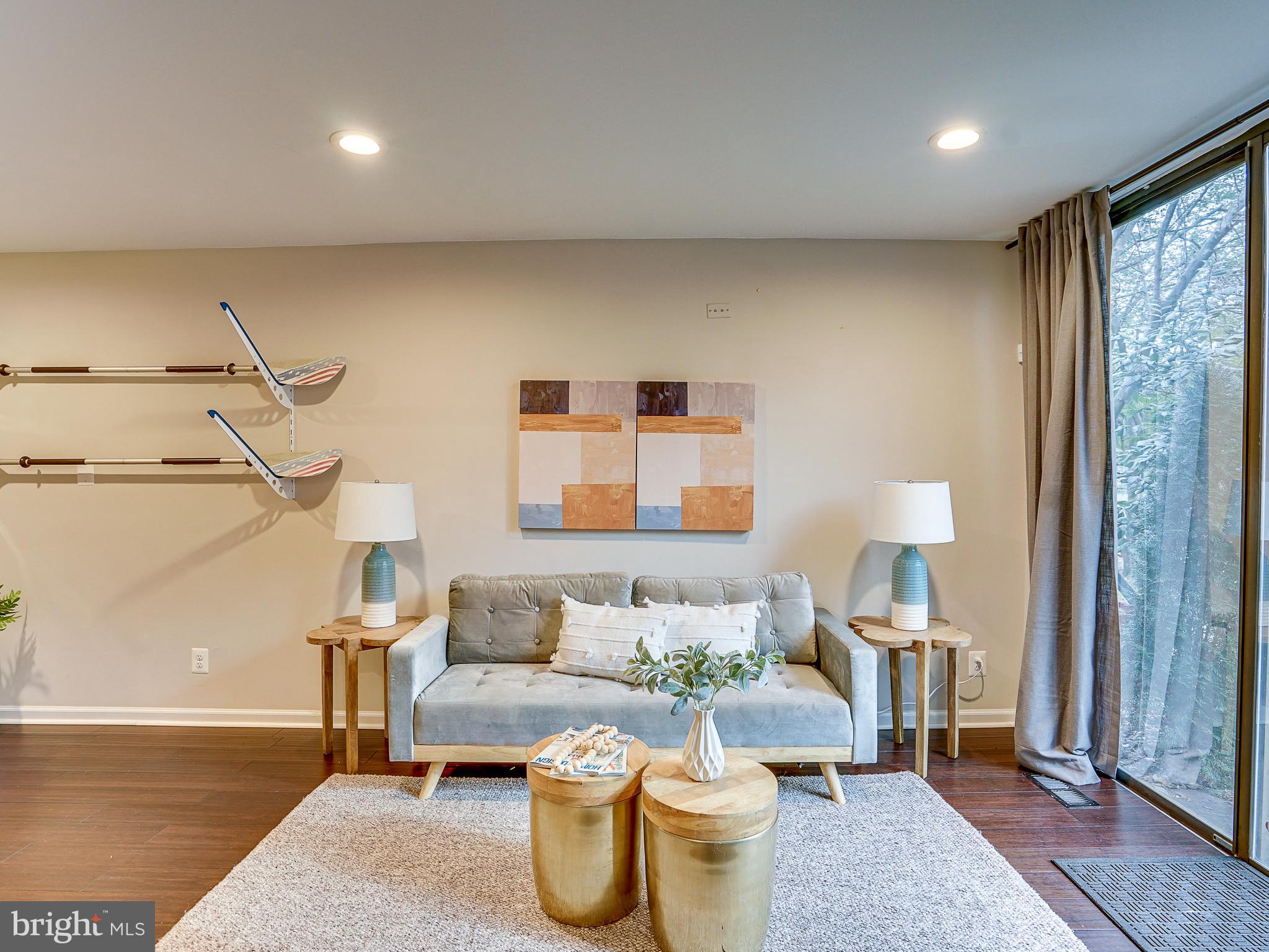 11475 Washington Plz W
