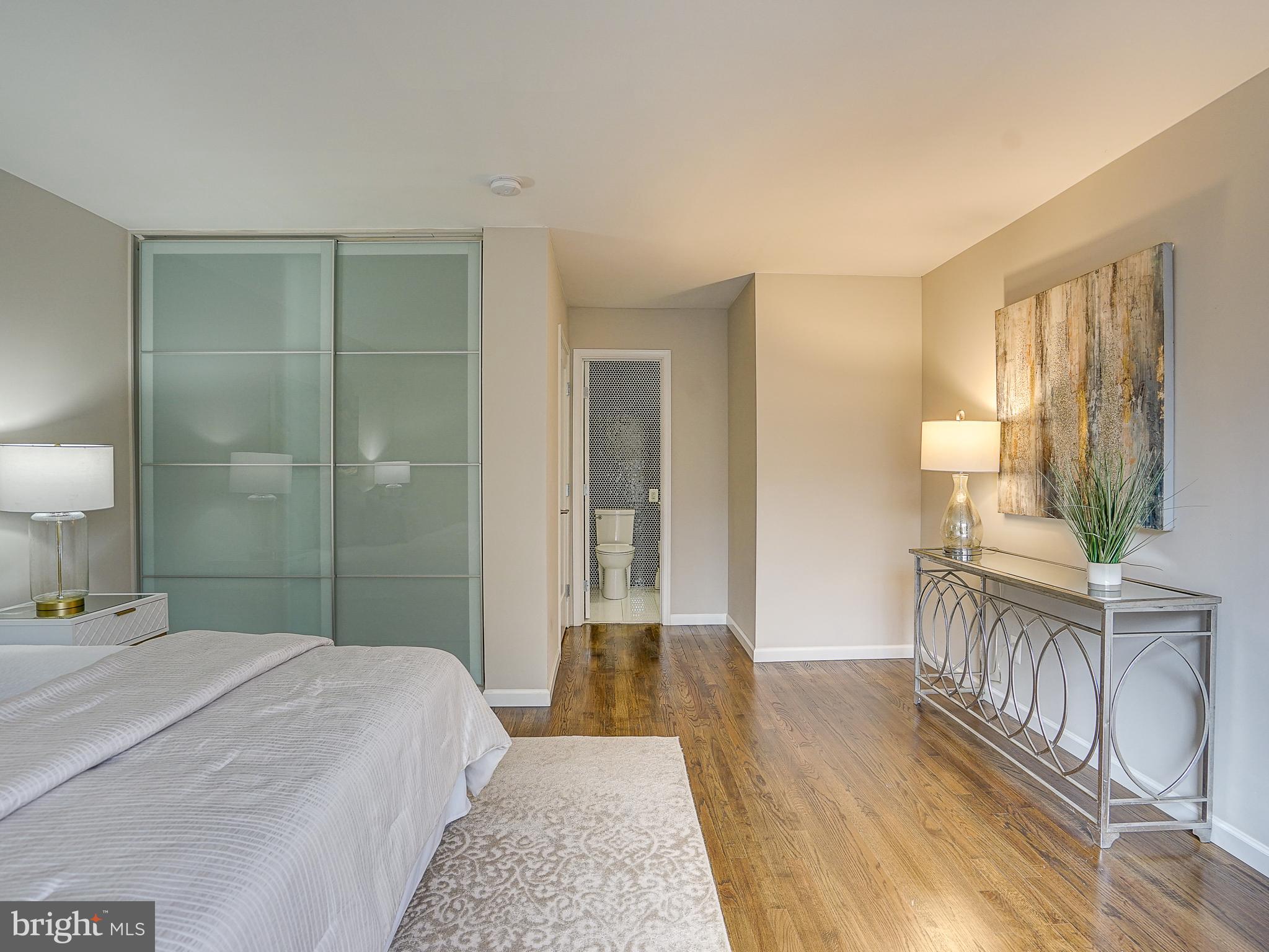 11475 Washington Plz W