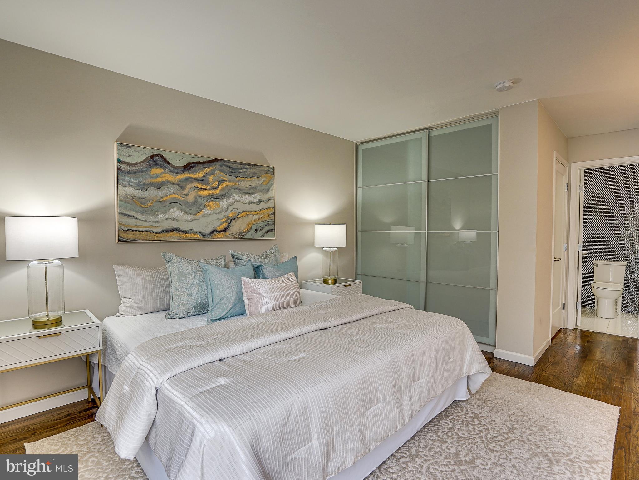 11475 Washington Plz W
