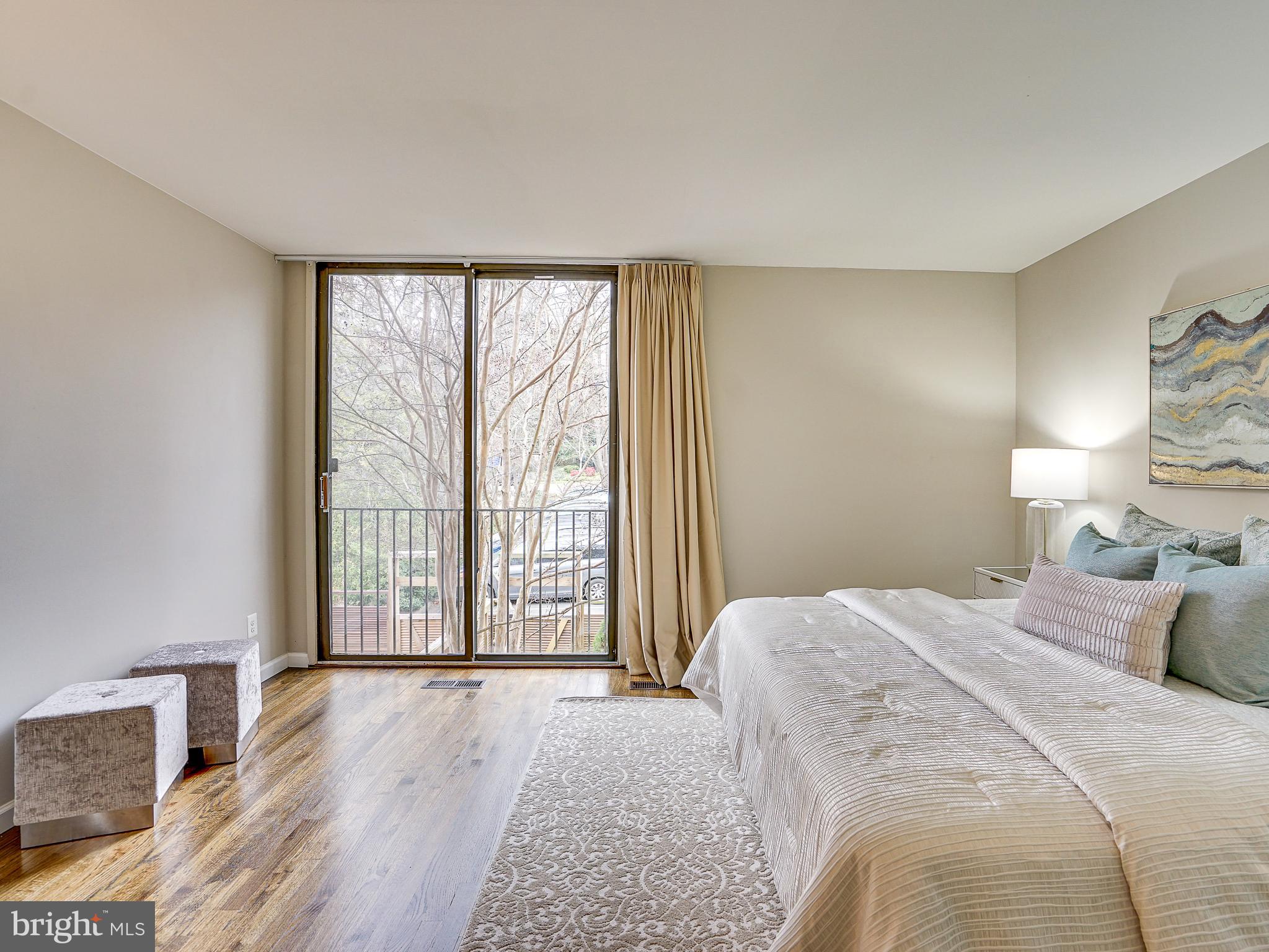 11475 Washington Plz W