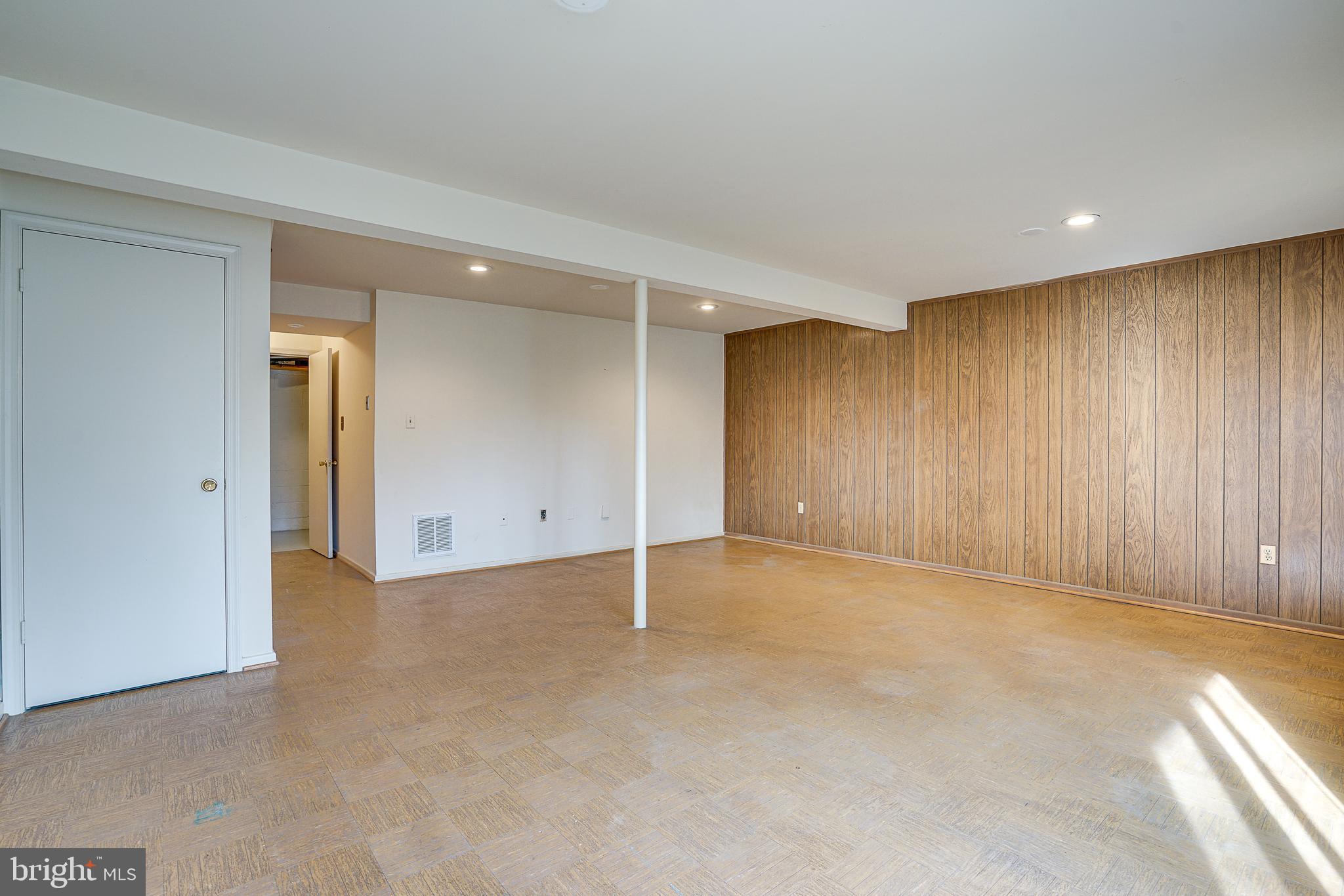 225 Commons Dr NW