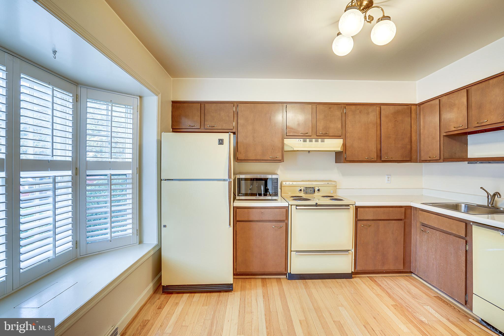 225 Commons Dr NW